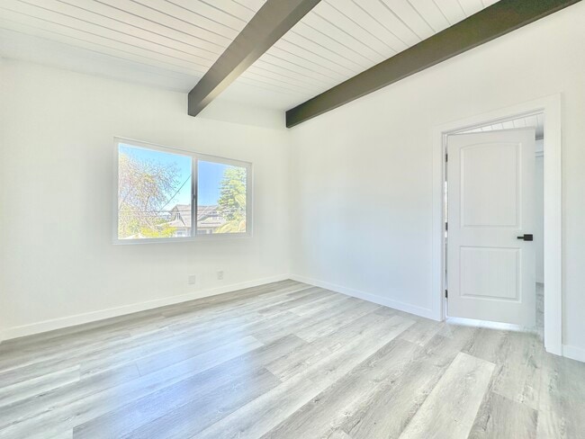 820 Coronado Terrace