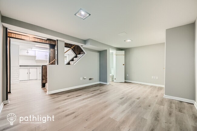 Photo - 7121 Bexhill Road