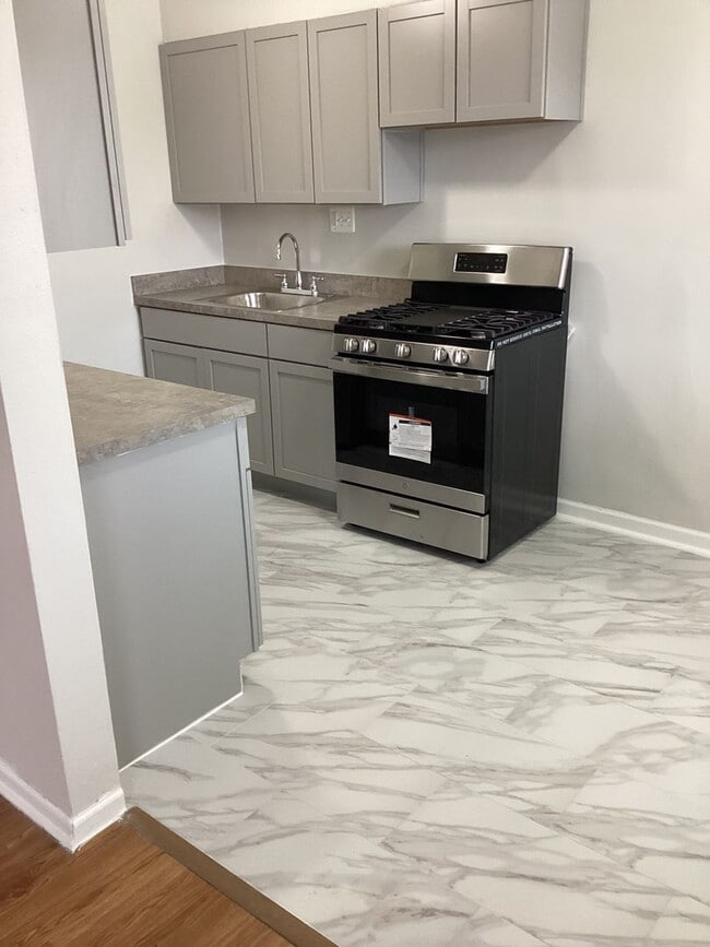 Photo - Montgomery House