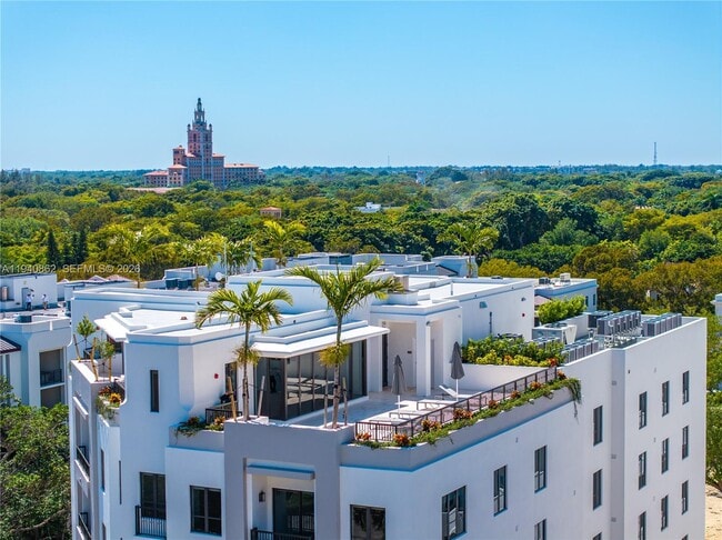 Building Photo - 701 Valencia Ave Unit 703