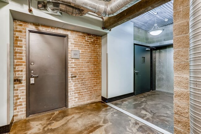 Photo - 3 Bedroom 2 Bath Loft Living At It's Finest In LODO! Wireworks Building Unit 301