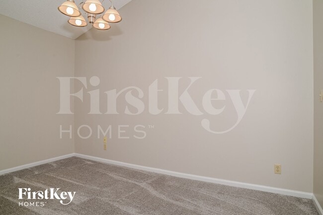 Photo - 1915 Ashmore Green Dr