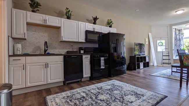 Photo - 902-904 W Locust St Unidad 902