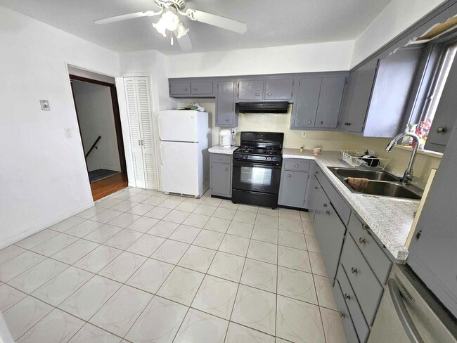 Photo - 775 3rd St Unidad 2