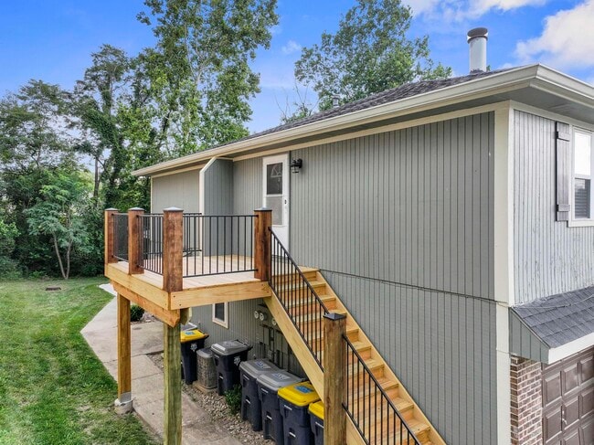 Building Photo - 8305 N Everton Unit Apt D