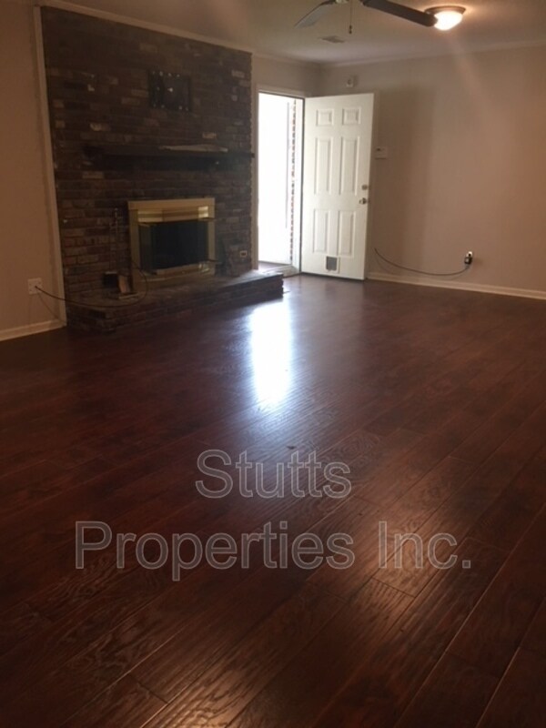 Photo - 7403 Knollwood St