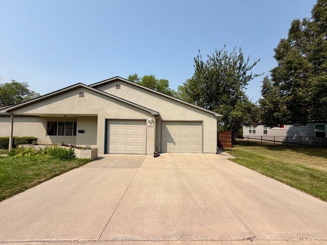 Photo - 1800 E 6th Ave