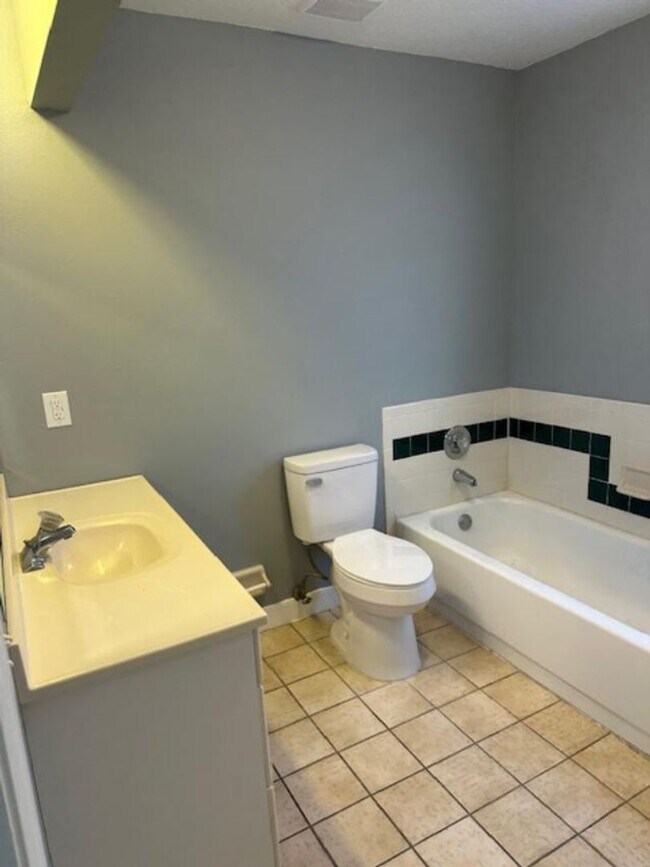 Photo - Spacious Townhome  with Stunning Water Views