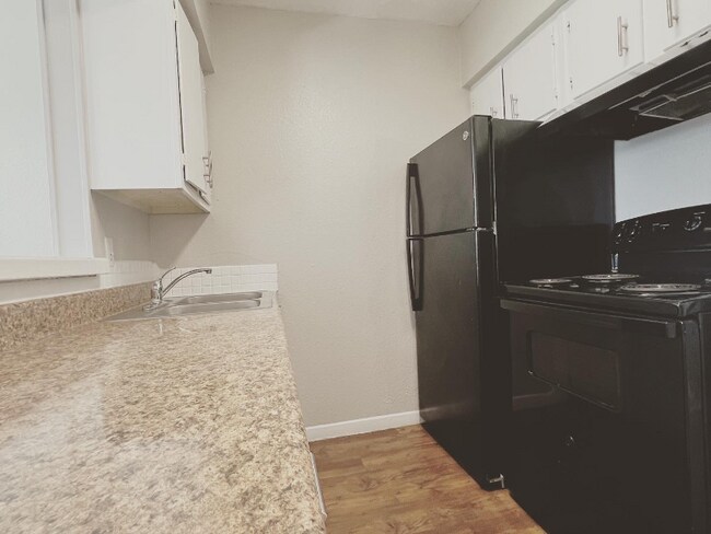 Photo - 461 Eldon Dr Unidad 9