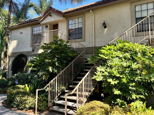 Building Photo - 10305 Azuaga St