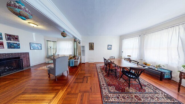 Photo - Spacious Apartments in Prime East Rock by East Rock Park! Unidad 1