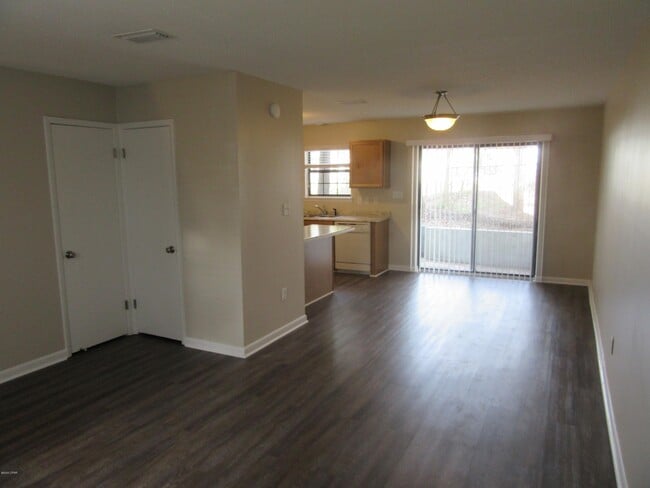 Photo - 2750 W 12th St