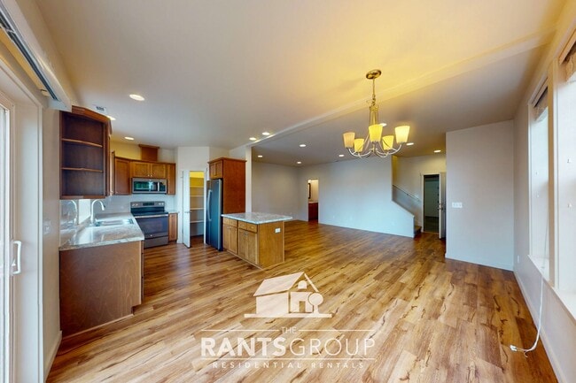 Building Photo - 837R Unit B