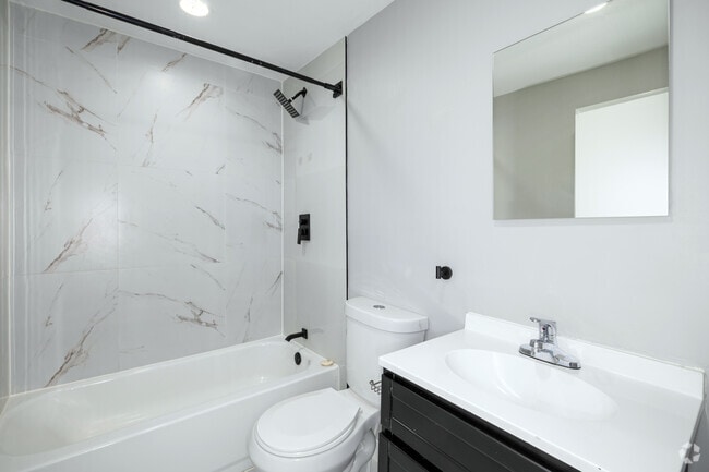 2BR, 1BA - 850SF - Bathroom