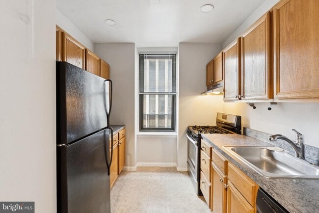 Building Photo - 135 S 19th St Unit 1203