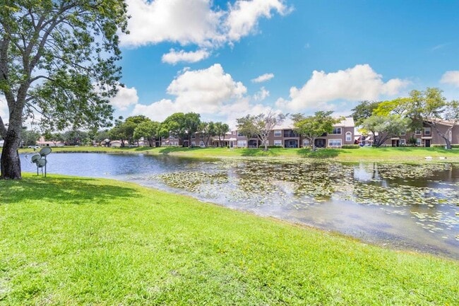 Photo - Island Club - 9000 NW 28th Dr Coral Springs, FL 33065