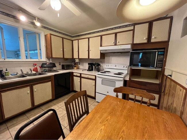 Photo - 165 Daniels Rd