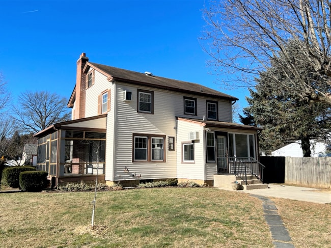 Photo - 201 American Ave