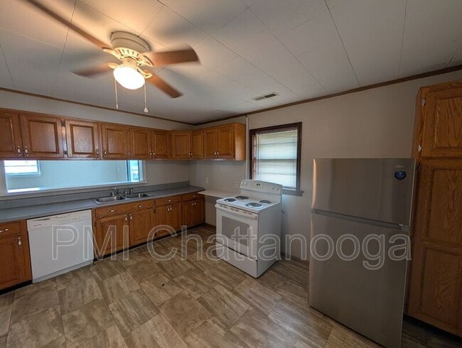 Photo - 1542 Burning Bush Rd