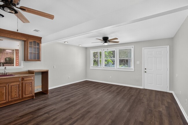 Photo - 1521 Randee Dr