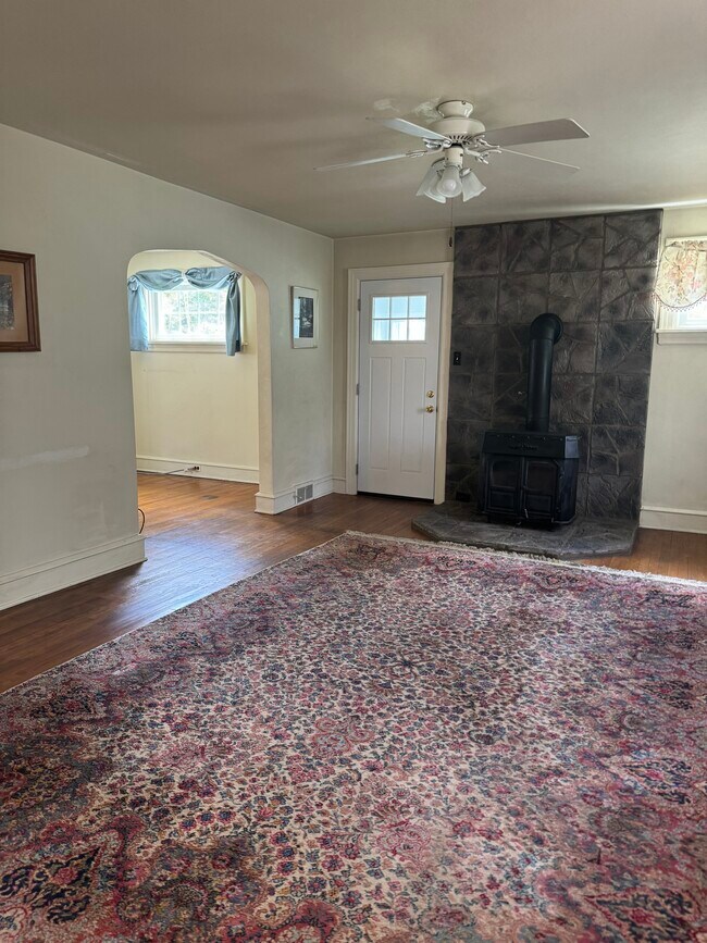 Living room - 74 Hilldonia Ave