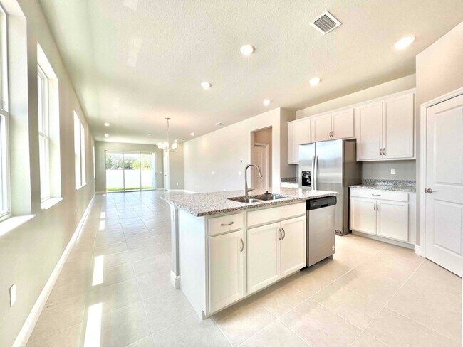 Photo - 9359 Highland Hls Dr