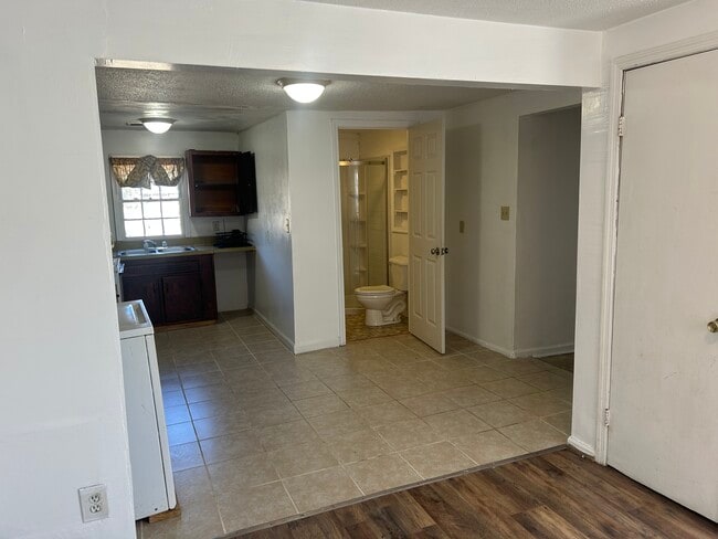 Photo - 520 Buckley St