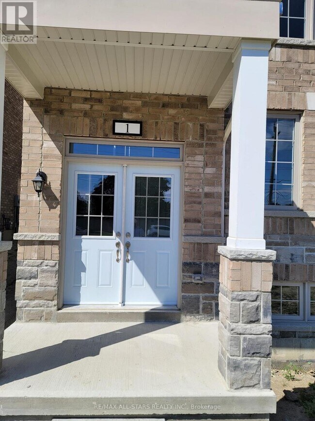 Photo - 1 Royal Collection Wy