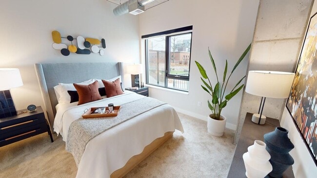 Photo - 4th and Park