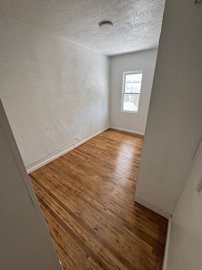 Photo - 807 Hazlett Ave