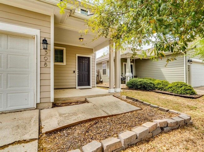 Photo - 398 Wapiti Rd