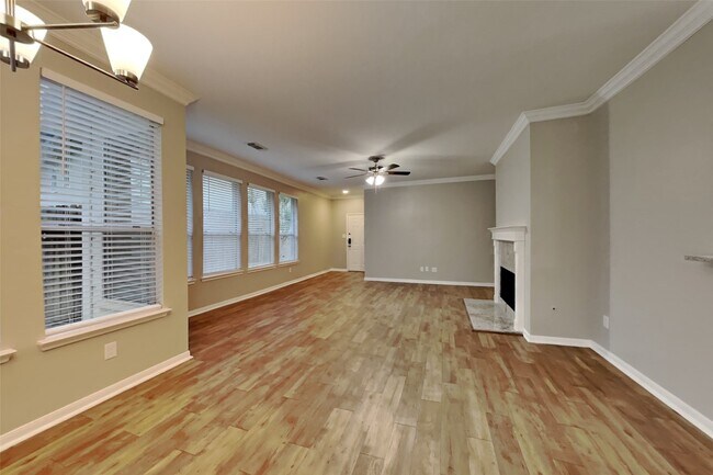 Photo - 1431 Redwood Village Cir