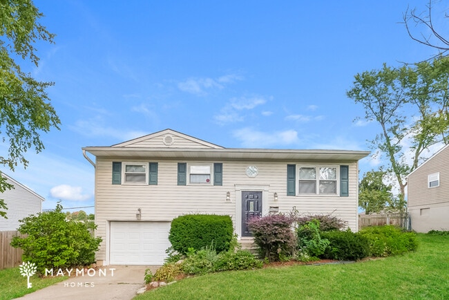 Building Photo - 913 N Arapaho St