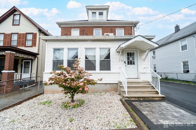 Building Photo - 351 Somerset St Rental