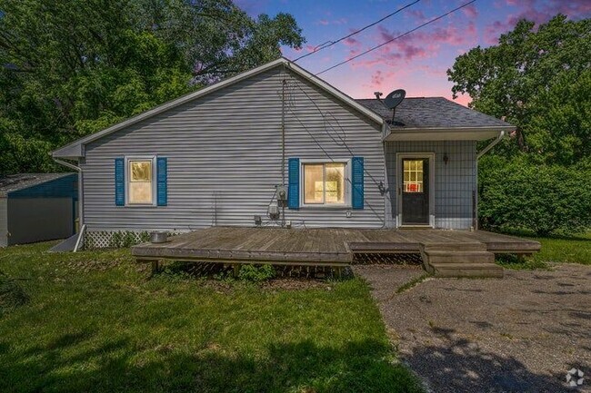 Building Photo - 3039 Devonshire St Rental