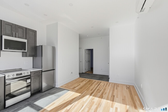 Photo - 253 State St