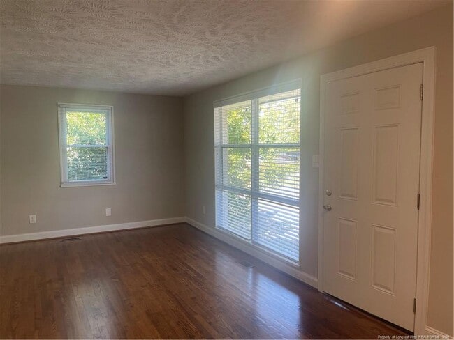 Photo - 458 McBain Dr