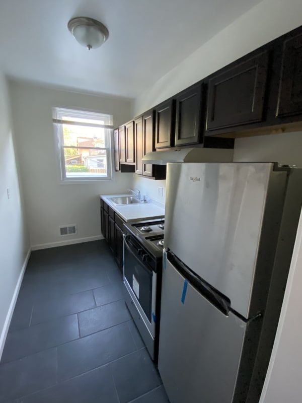 Photo - Francis Apartments