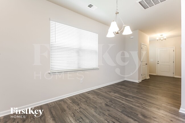 Photo - 617 Goldburn Wy