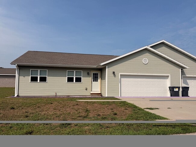 Building Photo - 1265 Evergreen Ave