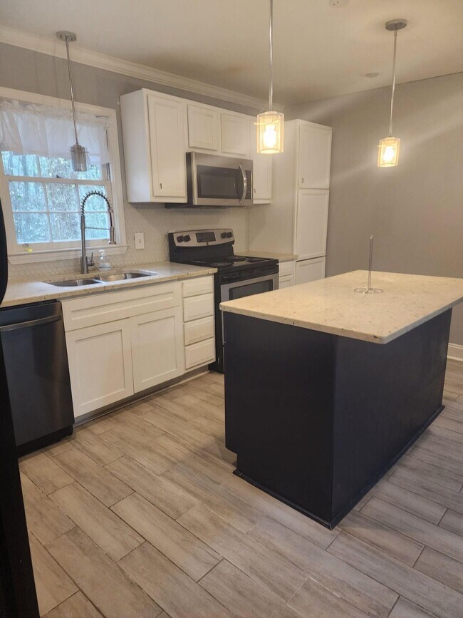 Photo - 1720 Danrich Dr