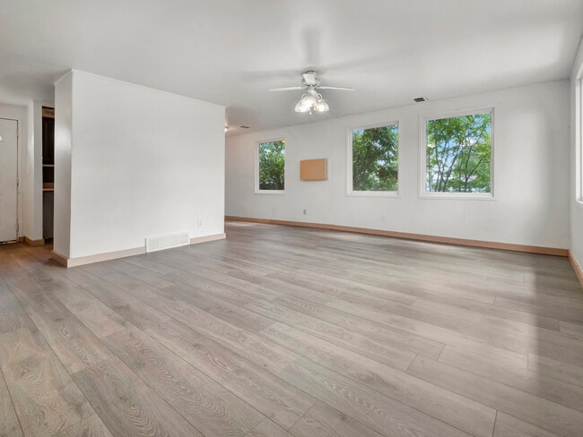 Photo - 200 Spruce St