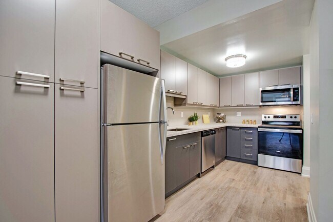 Photo - 79 Grand Ave S