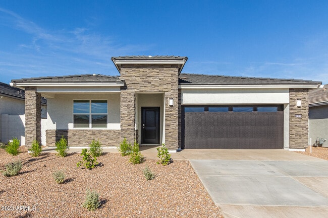18646 W Buckskin Trl