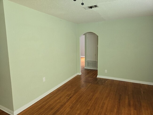 Photo - 609 Valley Rd