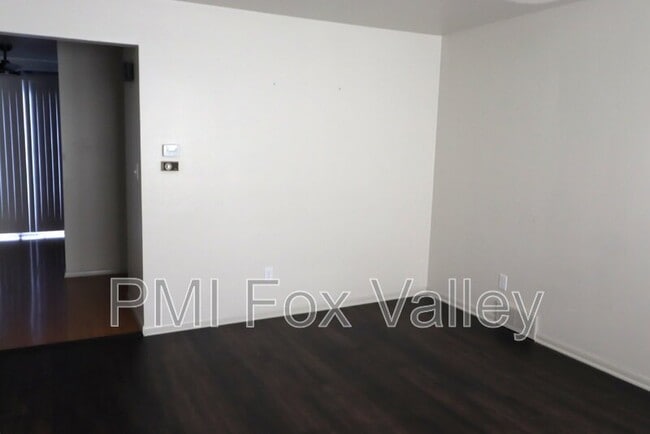 Photo - 800 N Hawthorne Dr