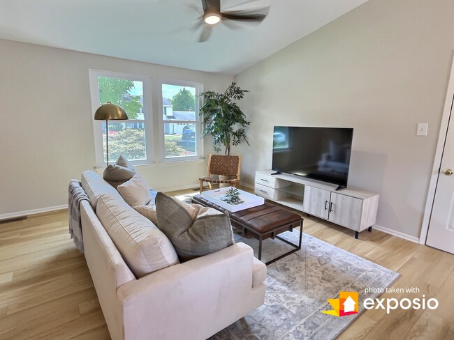 Living Room - 5471 Braddock Ridge Dr House