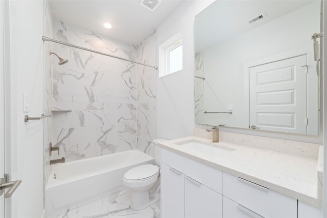 Building Photo - 3007 Ventas Dr