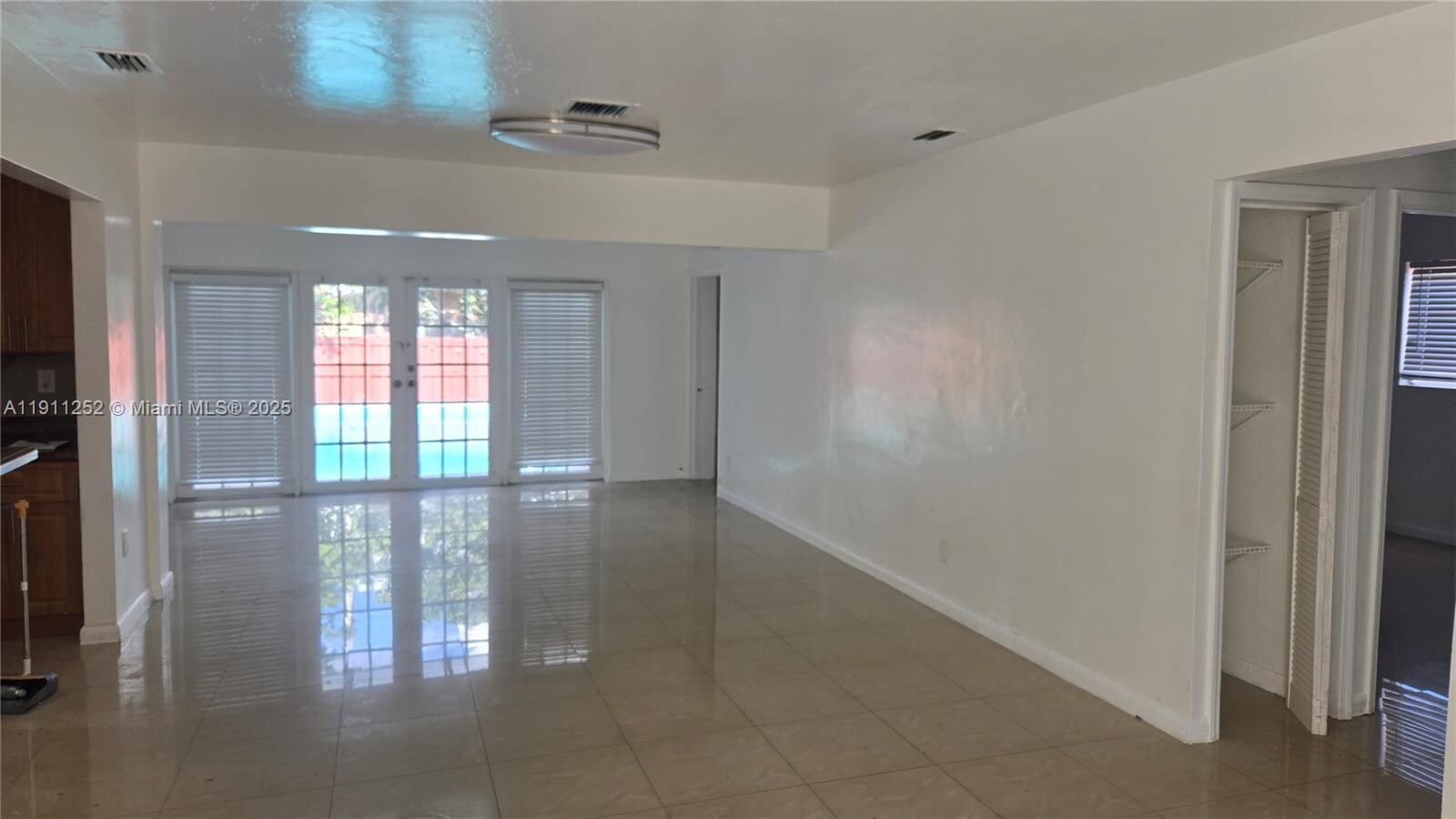 Photo - 165 NE 162nd St