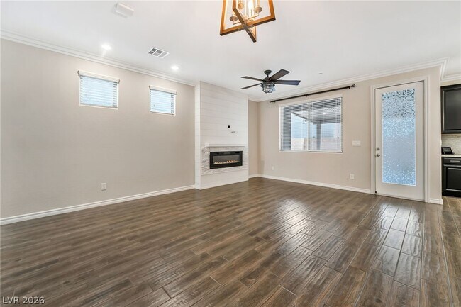 Photo - 900 Lotus Falls St